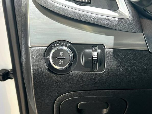 Opel Mokka I с пробегом 2013 года, цена 1 350 000 рублей, 133115 км, внедорожник, Автокод Объявления