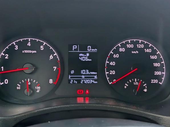 Hyundai Solaris II с пробегом 2017 года, цена 1 090 000 рублей, 272031 км, седан, Автокод Объявления
