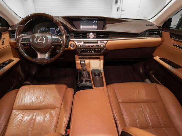 Lexus ES VI Рестайлинг с пробегом 2015 года, цена 2 570 000 рублей, 174713 км, седан, Автокод Объявления
