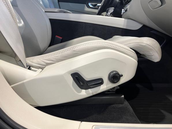 Volvo XC60 II с пробегом 2017 года, цена 2 765 900 рублей, 212996 км, внедорожник, Автокод Объявления