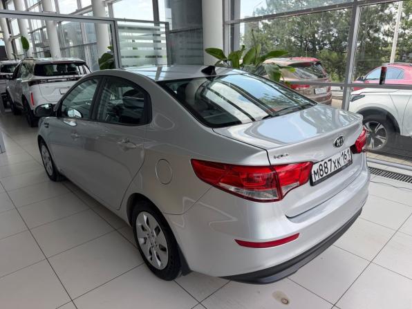 Kia Rio III Рестайлинг с пробегом 2017 года, цена 1 315 000 рублей, 83470 км, седан, Автокод Объявления