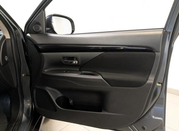 Mitsubishi Outlander III Рестайлинг 3 с пробегом 2020 года, цена 2 300 000 рублей, 92167 км, внедорожник, Автокод Объявления