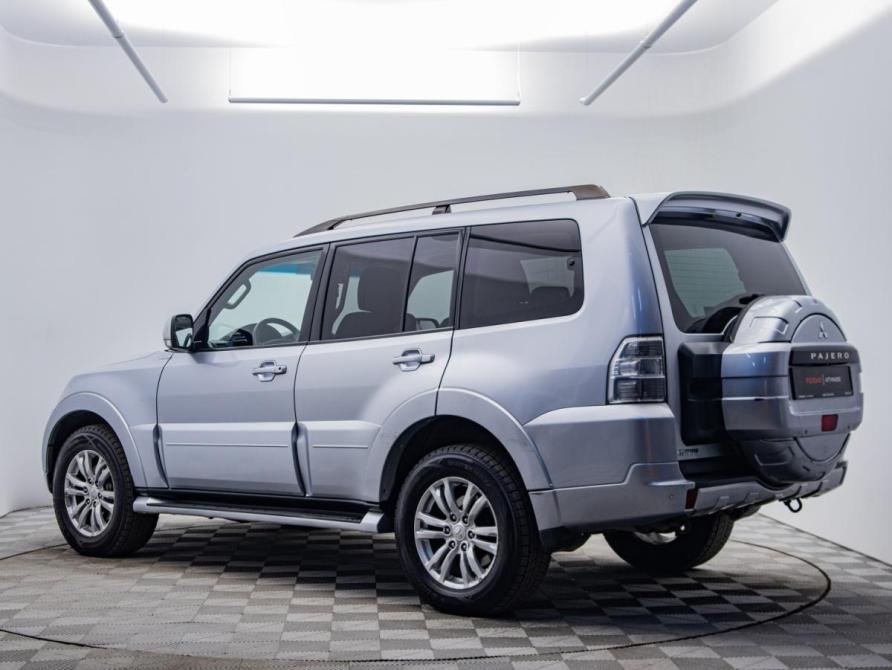 Mitsubishi Pajero IV Рестайлинг 1 Москва  - изображение 3