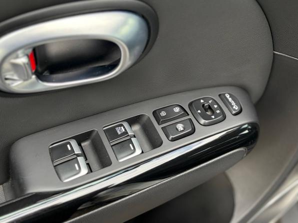 Kia Soul II Рестайлинг с пробегом 2018 года, цена 1 625 000 рублей, 111789 км, хэтчбек, Автокод Объявления