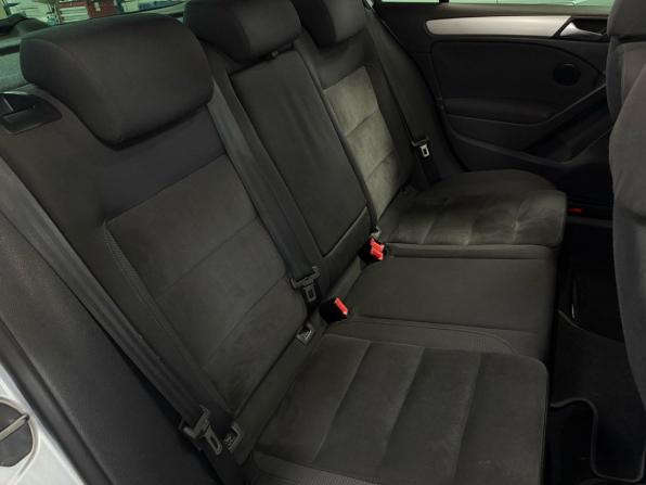 Volkswagen Golf VI с пробегом 2009 года, цена 650 000 рублей, 319225 км, хэтчбек, Автокод Объявления