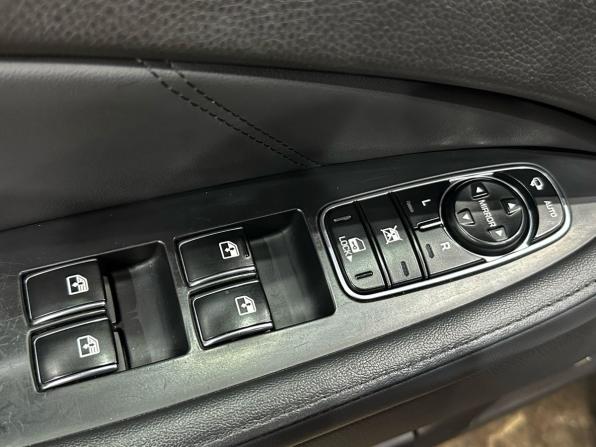 Hyundai Equus II Рестайлинг с пробегом 2015 года, цена 1 550 000 рублей, 146130 км, седан, Автокод Объявления