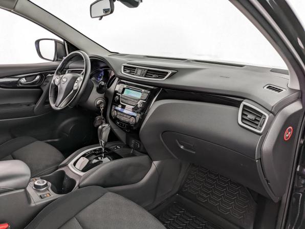 Nissan Qashqai II с пробегом 2017 года, цена 1 815 000 рублей, 68860 км, внедорожник, Автокод Объявления