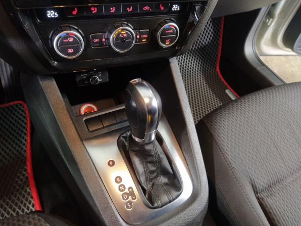 Volkswagen Jetta VI с пробегом 2012 года, цена 1 091 000 рублей, 120000 км, седан, Автокод Объявления