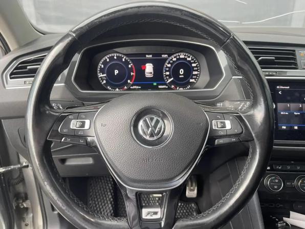 Volkswagen Tiguan II с пробегом 2018 года, цена 3 000 000 рублей, 102400 км, внедорожник, Автокод Объявления