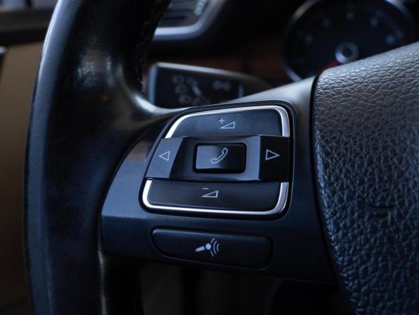 Volkswagen Passat B7 с пробегом 2012 года, цена 950 000 рублей, 282585 км, седан, Автокод Объявления