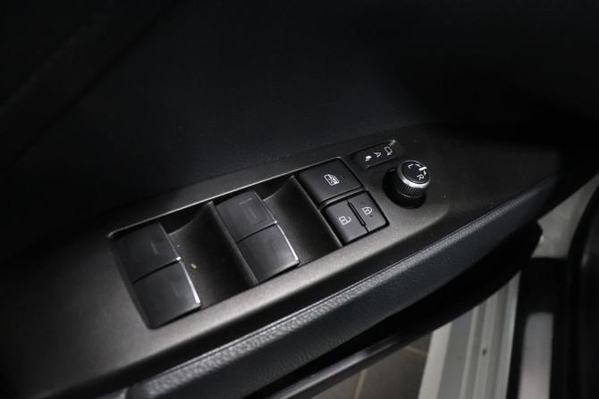 Toyota Camry VIII (XV70) Рестайлинг с пробегом 2022 года, цена 3 450 000 рублей, 60588 км, седан, Автокод Объявления