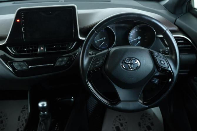 Toyota C-HR I с пробегом 2017 года, цена 2 199 000 рублей, 57700 км, внедорожник, Автокод Объявления