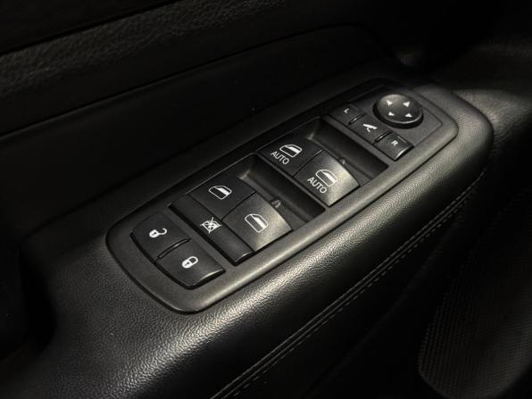 Jeep Grand Cherokee IV (WK2) Рестайлинг с пробегом 2013 года, цена 2 290 000 рублей, 182120 км, внедорожник, Автокод Объявления