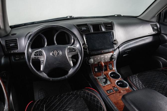 Toyota Highlander II (XU40) Рестайлинг с пробегом 2011 года, цена 1 849 000 рублей, 326998 км, внедорожник, Автокод Объявления