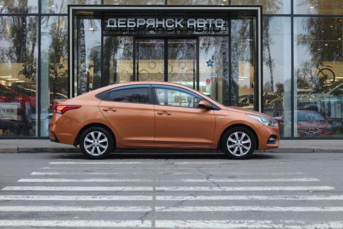 Hyundai Solaris II с пробегом 2017 года, цена 1 310 000 рублей, 132610 км, седан, Автокод Объявления