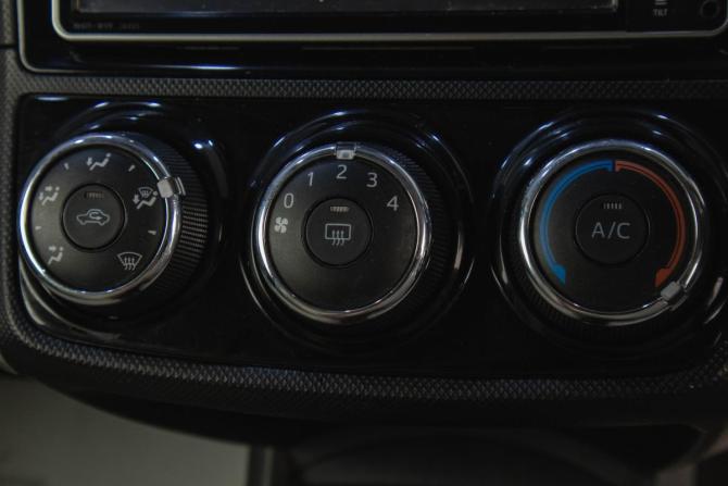 Toyota Corolla XI (E160 E170 E180) с пробегом 2014 года, цена 999 000 рублей, 181000 км, универсал, Автокод Объявления