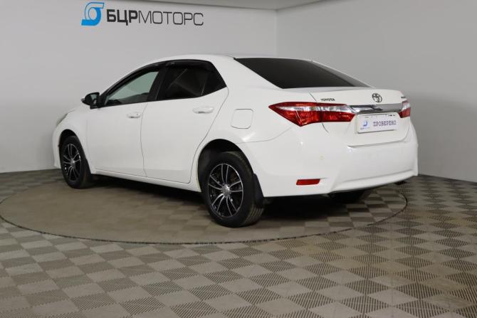Toyota Corolla XI (E160 E170 E180) с пробегом 2013 года, цена 1 109 990 рублей, 111331 км, седан, Автокод Объявления