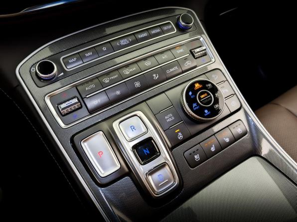 Hyundai Santa Fe IV Рестайлинг с пробегом 2021 года, цена 3 990 000 рублей, 89006 км, внедорожник, Автокод Объявления