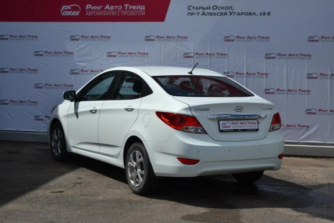 Hyundai Solaris I с пробегом 2012 года, цена 890 000 рублей, 103500 км, седан, Автокод Объявления