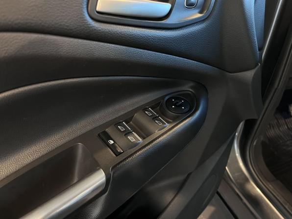 Ford Kuga II Рестайлинг с пробегом 2018 года, цена 1 650 000 рублей, 76500 км, внедорожник, Автокод Объявления