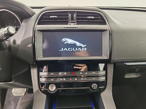 Jaguar F-Pace I с пробегом 2018 года, цена 2 135 000 рублей, 224848 км, внедорожник, Автокод Объявления