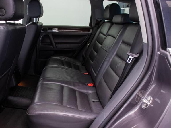 Volkswagen Touareg I Рестайлинг с пробегом 2007 года, цена 945 000 рублей, 223211 км, внедорожник, Автокод Объявления