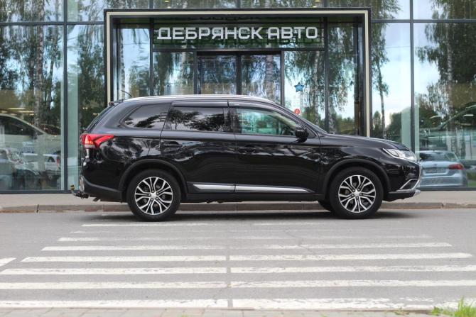 Mitsubishi Outlander III Рестайлинг 2 с пробегом 2016 года, цена 1 920 000 рублей, 130311 км, внедорожник, Автокод Объявления