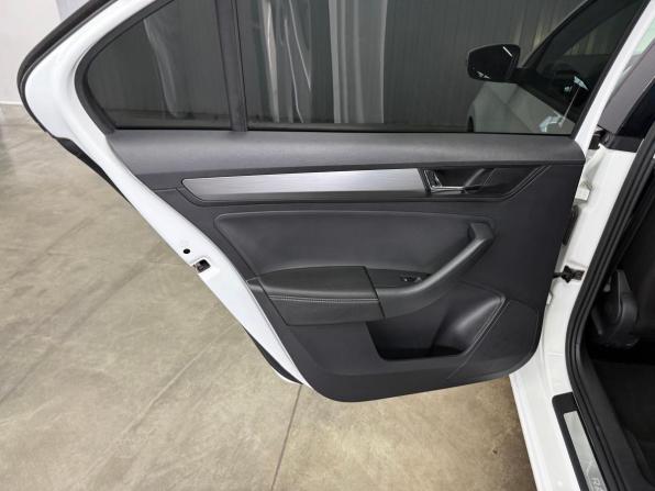 Skoda Rapid I Рестайлинг с пробегом 2018 года, цена 1 277 000 рублей, 39593 км, лифтбек, Автокод Объявления