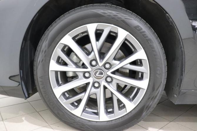Lexus ES VII Рестайлинг с пробегом 2021 года, цена 3 410 000 рублей, 91269 км, седан, Автокод Объявления