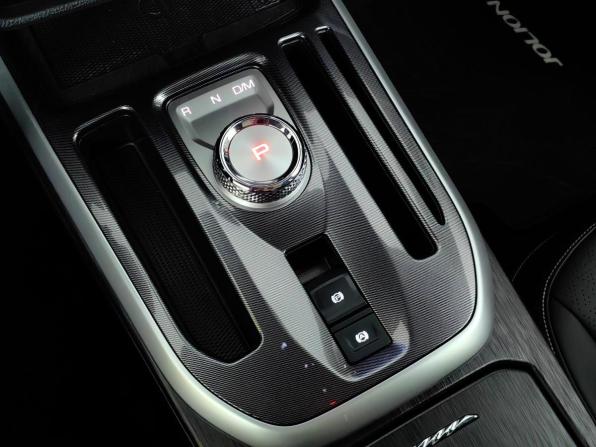 Haval Jolion I Рестайлинг 2 с пробегом 2025 года, цена 2 499 000 рублей, 5300 км, внедорожник, Автокод Объявления