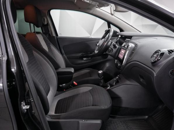 Renault Kaptur I с пробегом 2017 года, цена 1 575 000 рублей, 138611 км, внедорожник, Автокод Объявления