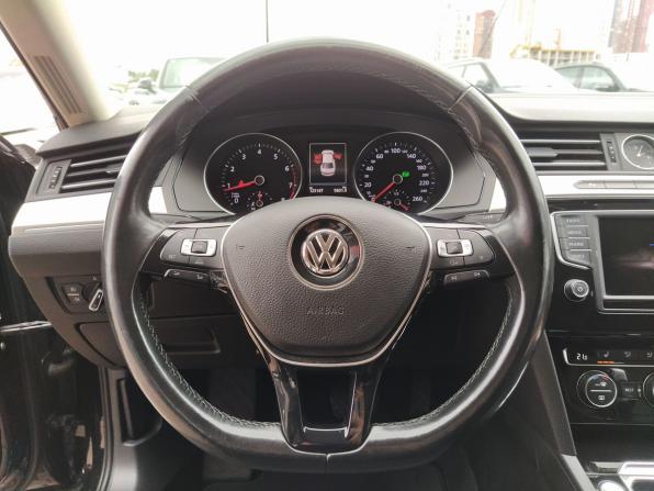 Volkswagen Passat B8 с пробегом 2017 года, цена 1 781 000 рублей, 123147 км, седан, Автокод Объявления