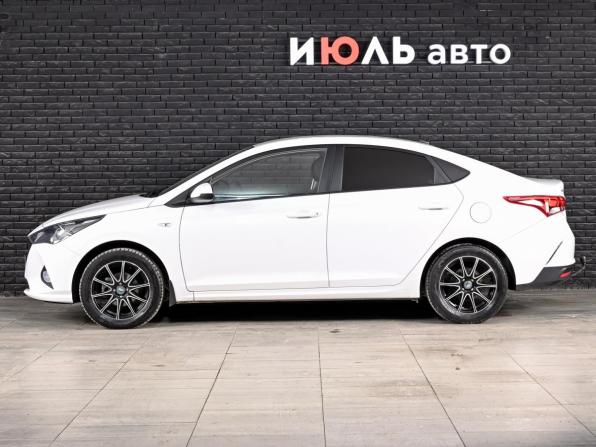 Hyundai Solaris II Рестайлинг с пробегом 2021 года, цена 1 420 000 рублей, 81042 км, седан, Автокод Объявления