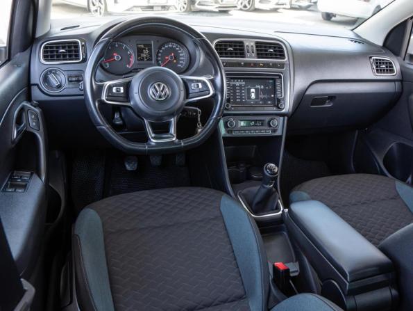 Volkswagen Polo V Рестайлинг с пробегом 2019 года, цена 1 239 000 рублей, 103627 км, седан, Автокод Объявления