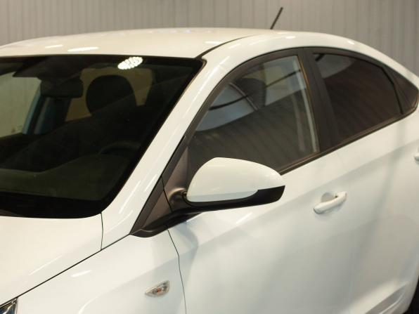 Hyundai Solaris II с пробегом 2018 года, цена 1 245 000 рублей, 181334 км, седан, Автокод Объявления