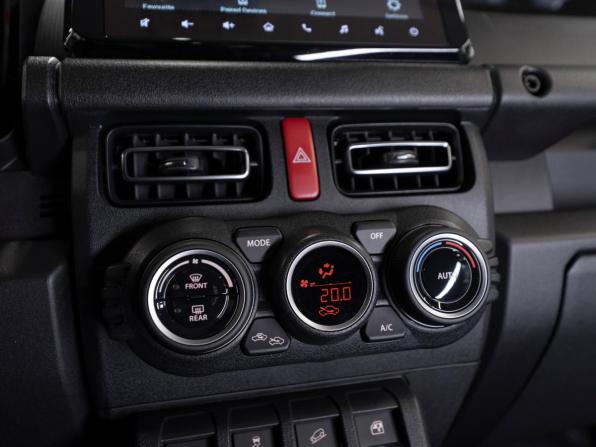 Suzuki Jimny IV с пробегом 2025 года, цена 4 500 000 рублей, 74 км, внедорожник, Автокод Объявления