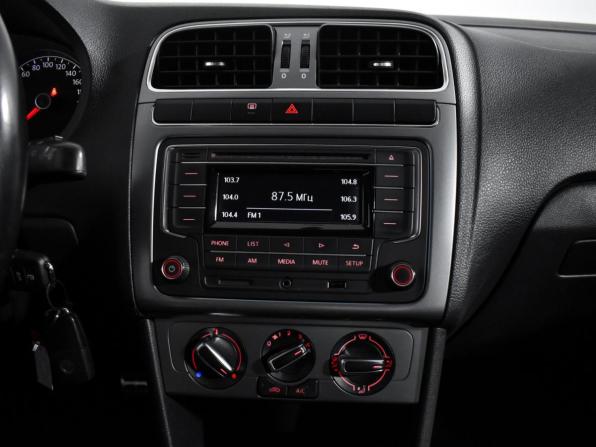 Volkswagen Polo V Рестайлинг с пробегом 2017 года, цена 747 987 рублей, 184935 км, седан, Автокод Объявления