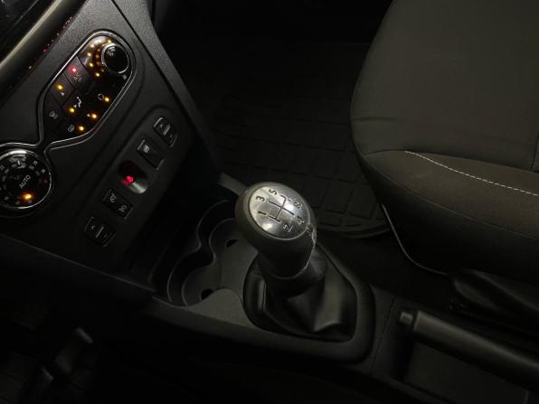 Renault Sandero II с пробегом 2018 года, цена 969 000 рублей, 94107 км, хэтчбек, Автокод Объявления