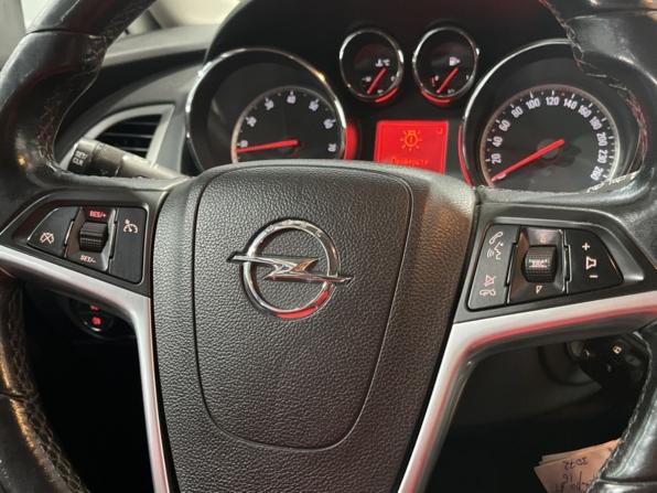 Opel Astra J с пробегом 2010 года, цена 609 000 рублей, 179139 км, хэтчбек, Автокод Объявления