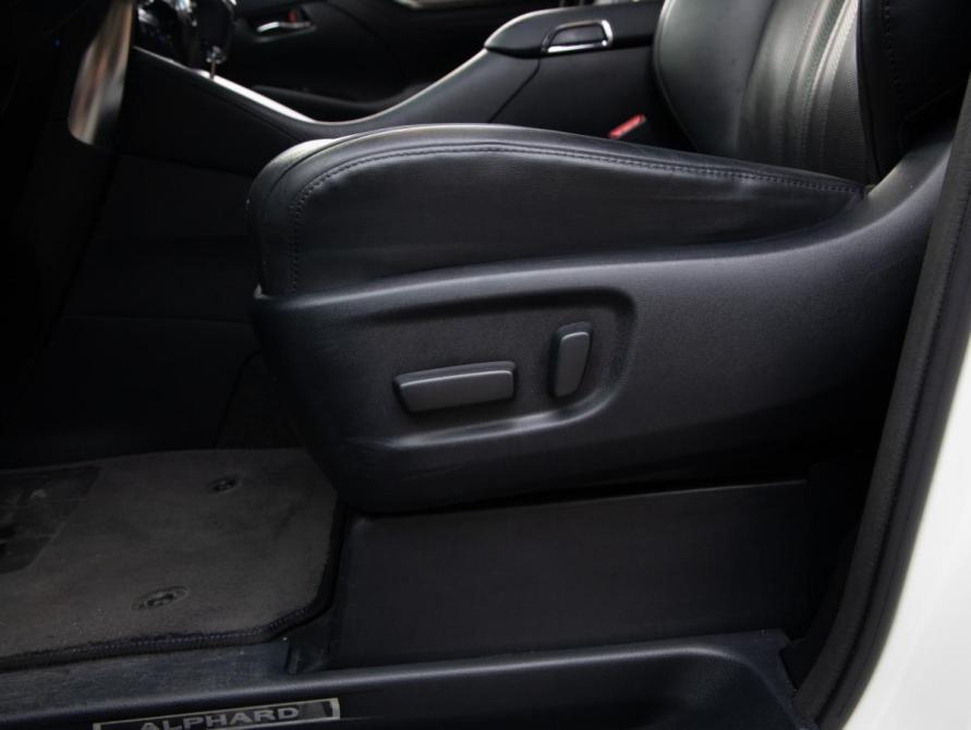 Toyota Alphard III Рестайлинг Санкт-Петербург  - изображение 28