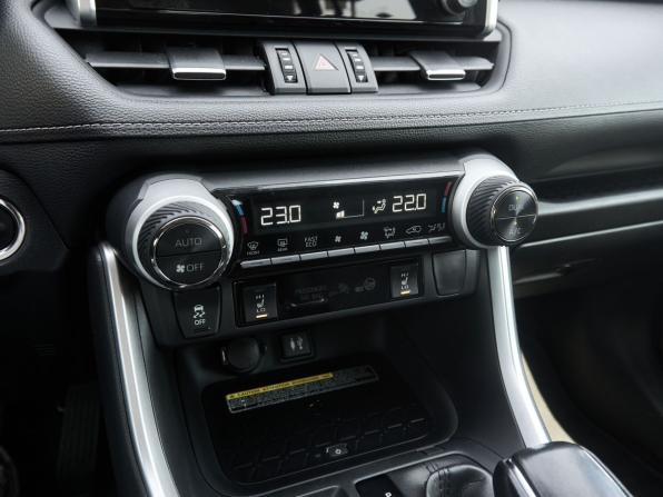 Toyota RAV4 V (XA50) с пробегом 2019 года, цена 2 963 000 рублей, 138000 км, внедорожник, Автокод Объявления