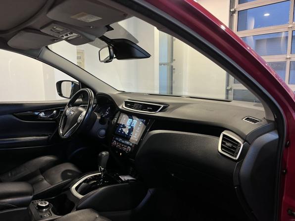 Nissan Qashqai II с пробегом 2018 года, цена 2 035 000 рублей, 106490 км, внедорожник, Автокод Объявления