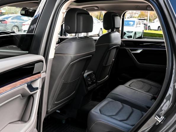 Volkswagen Touareg III с пробегом 2020 года, цена 7 176 900 рублей, 58960 км, внедорожник, Автокод Объявления