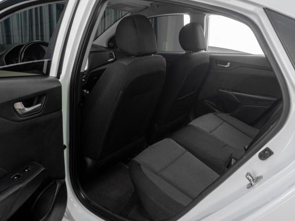 Hyundai Solaris II с пробегом 2017 года, цена 1 349 000 рублей, 140589 км, седан, Автокод Объявления