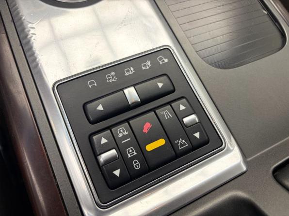 Land Rover Range Rover III Рестайлинг 2 с пробегом 2012 года, цена 2 129 000 рублей, 180387 км, внедорожник, Автокод Объявления
