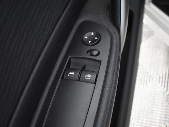 BMW 1 серии I (E81/E82/E87/E88) Рестайлинг с пробегом 2011 года, цена 1 350 000 рублей, 50408 км, хэтчбек, Автокод Объявления