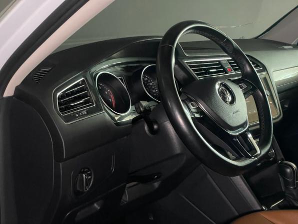 Volkswagen Tiguan II (China Market) с пробегом 2018 года, цена 2 099 000 рублей, 175258 км, внедорожник, Автокод Объявления