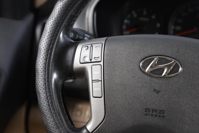 Hyundai H-1 II Рестайлинг 2 с пробегом 2021 года, цена 2 949 000 рублей, 198000 км, минивэн, Автокод Объявления