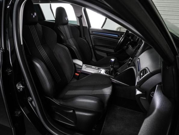 Renault Megane IV с пробегом 2019 года, цена 1 427 000 рублей, 123805 км, универсал, Автокод Объявления