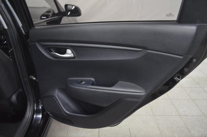 Kia Rio IV с пробегом 2018 года, цена 1 070 000 рублей, 96000 км, седан, Автокод Объявления